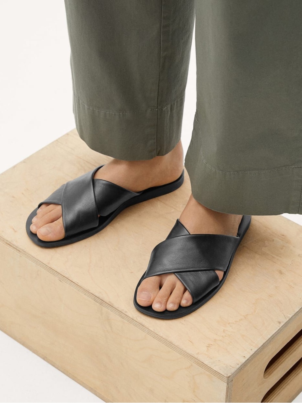 Everlane they day crossover sandal